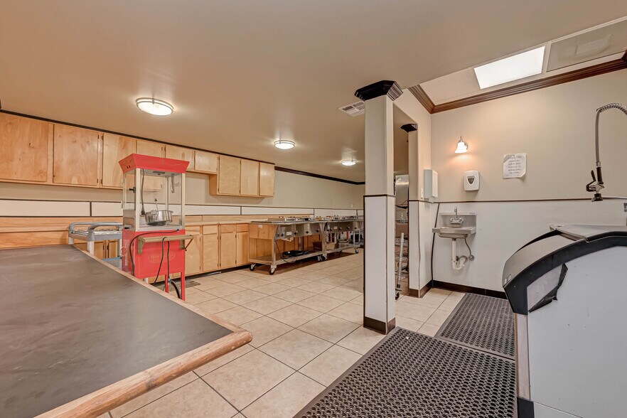 More Photos Of 3402 Amanda Ln, Houston Flex For Sale