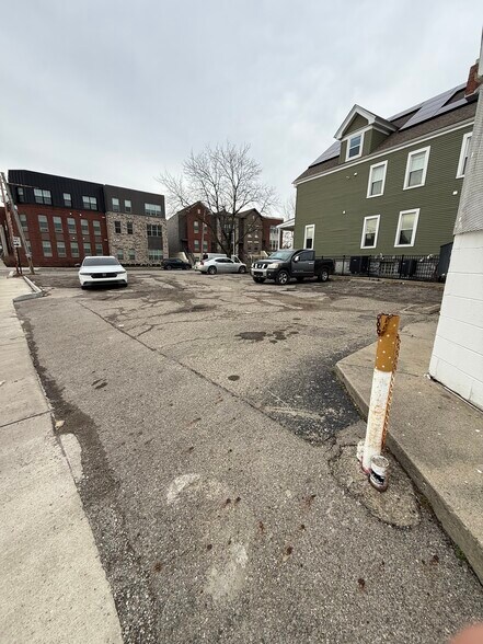 More Photos Of 860 E Long St, Columbus Freestanding For Lease