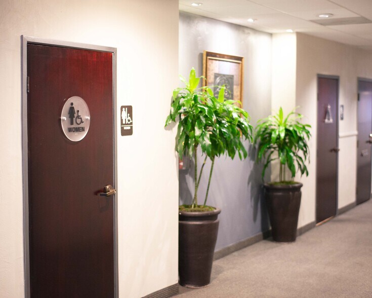 More Photos Of 16776 Bernardo Center Dr, San Diego Medical For Lease