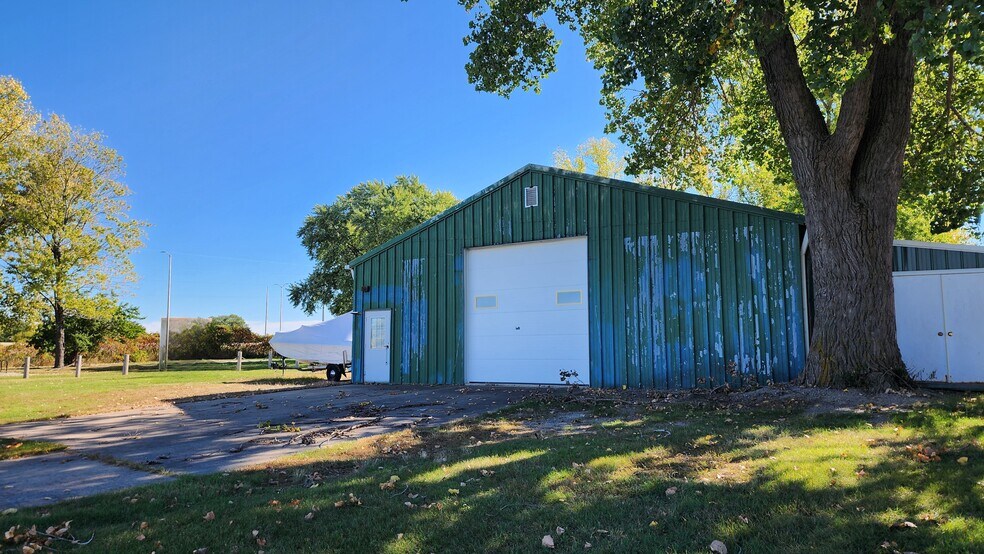 More Photos Of 2189 Abraham Ln, Oshkosh Flex For Lease