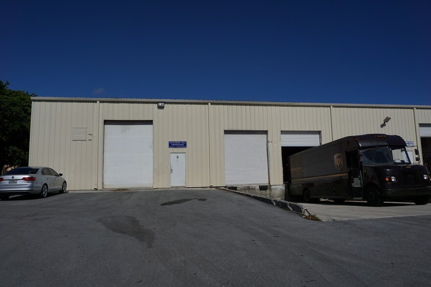 More Photos Of 3750 Investment Ln, Riviera Beach Warehouse For Lease