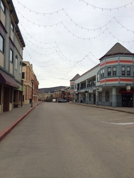 More Photos Of 34353 Highway 6, Edwards Storefront Retail Residential For Lease