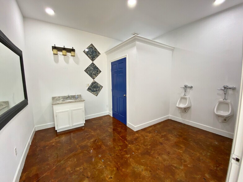 More Photos Of 619 Jackson Ave, Pasadena Storefront Retail Office For Sale