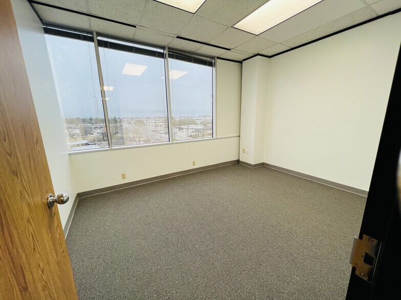 More Photos Of 3033 Chimney Rock Dr, Houston Office For Lease