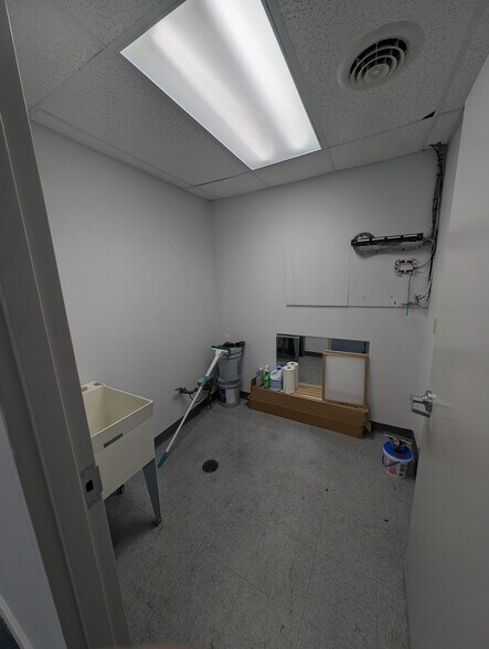 More Photos Of 3502-3530 W Willow Knolls Dr, Peoria Storefront For Lease