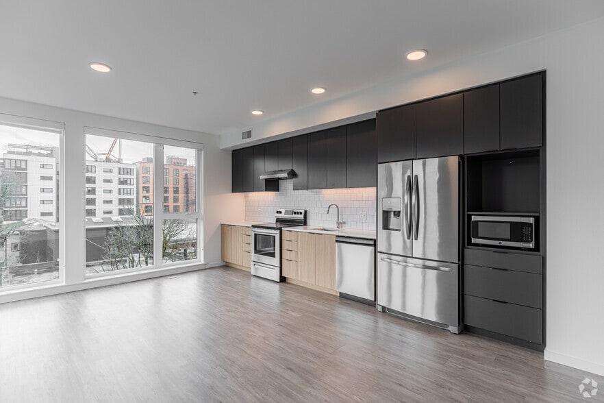 More Photos Of 1378 NW 18th Ave, Portland Apartments For Lease