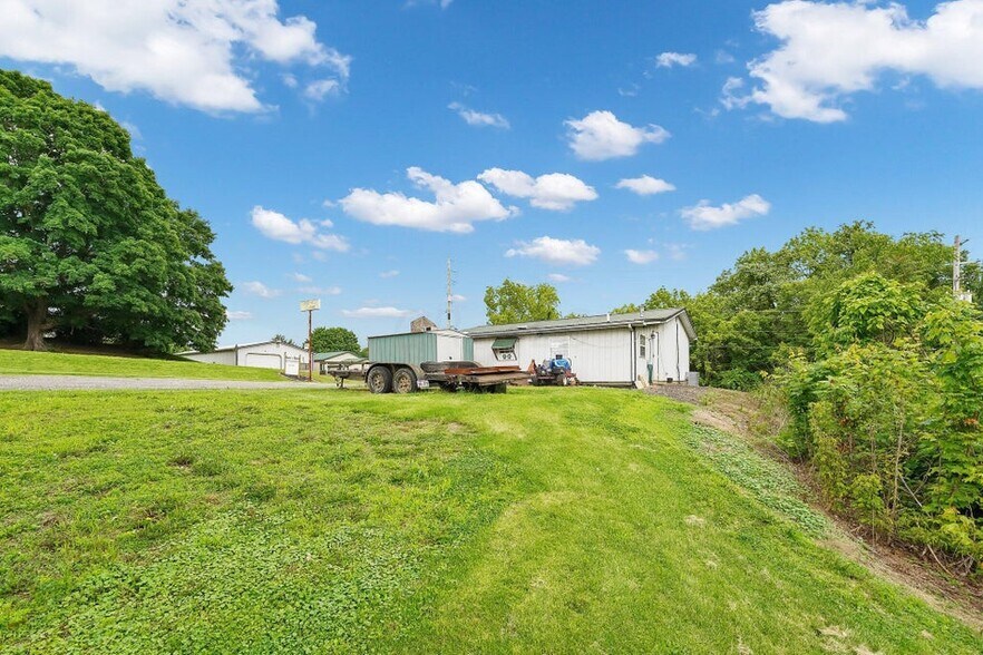 More Photos Of 11850 Walnut St, Adelphi Restaurant For Sale