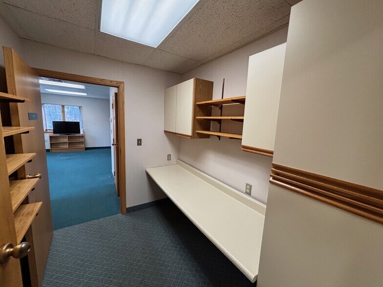 More Photos Of 123 Dwight Rd, Longmeadow Medical For Lease