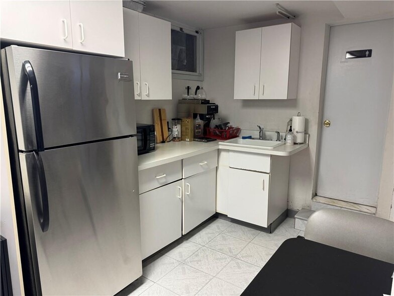 More Photos Of 7024 18th Ave, Brooklyn Office For Sale