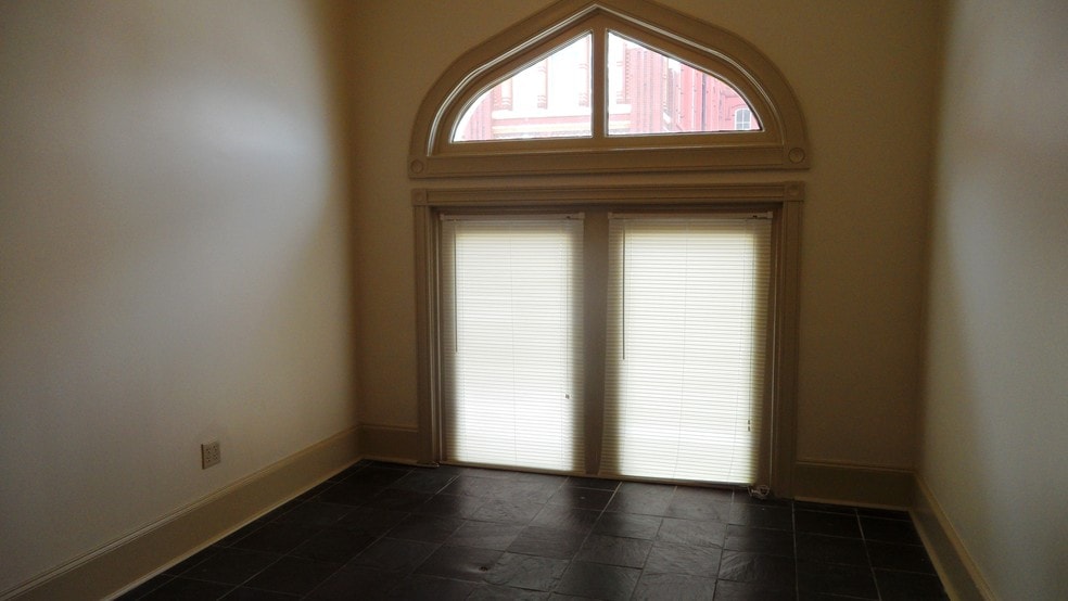 More Photos Of 2101 Mechanic St, Galveston Office For Sale