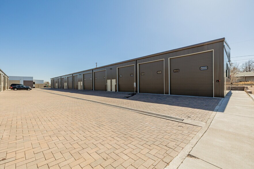 More Photos Of 560-580 Ames St, Lakewood Self Storage For Sale