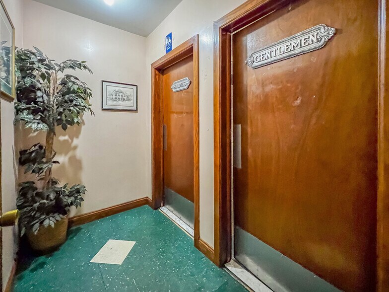 More Photos Of 100 W Maple Ave, Langhorne Restaurant For Sale