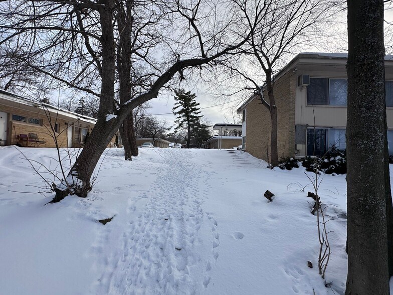 More Photos Of 841 E Front St, Traverse City Hotel For Sale