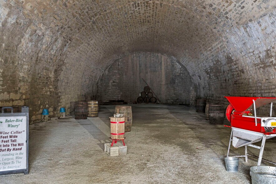 More Photos Of 4465 W Augusta Chatham Rd, Augusta Winery Vineyard For Sale