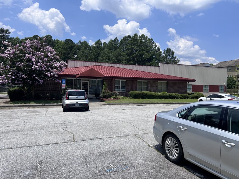 Primary Photo Of 1705 Redan E, Lithonia Religious Facility For Sale