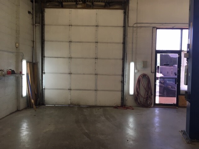 More Photos Of 9107 Industry Dr, Manassas Park Warehouse For Lease