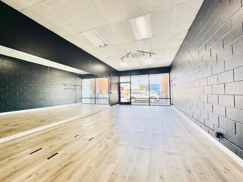 More Photos Of 5520-5530 Santa Monica Blvd, Los Angeles Unknown For Lease