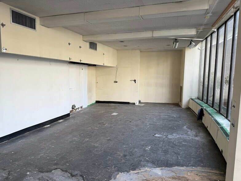 More Photos Of 4 Grace Ave, Great Neck Office For Lease