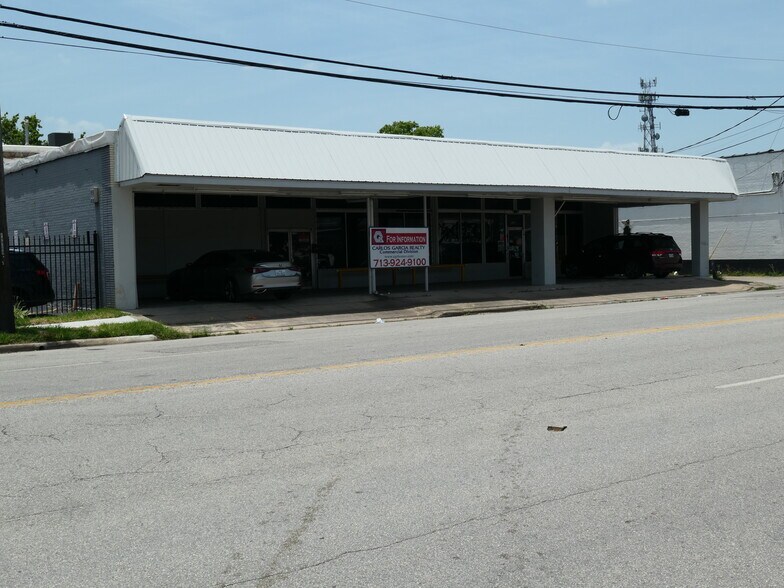 Primary Photo Of 7126 Lawndale St, Houston Storefront For Sale