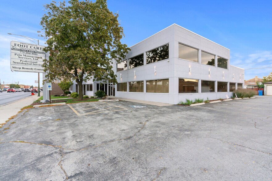 More Photos Of 5241 S Cicero Ave, Chicago Medical For Lease