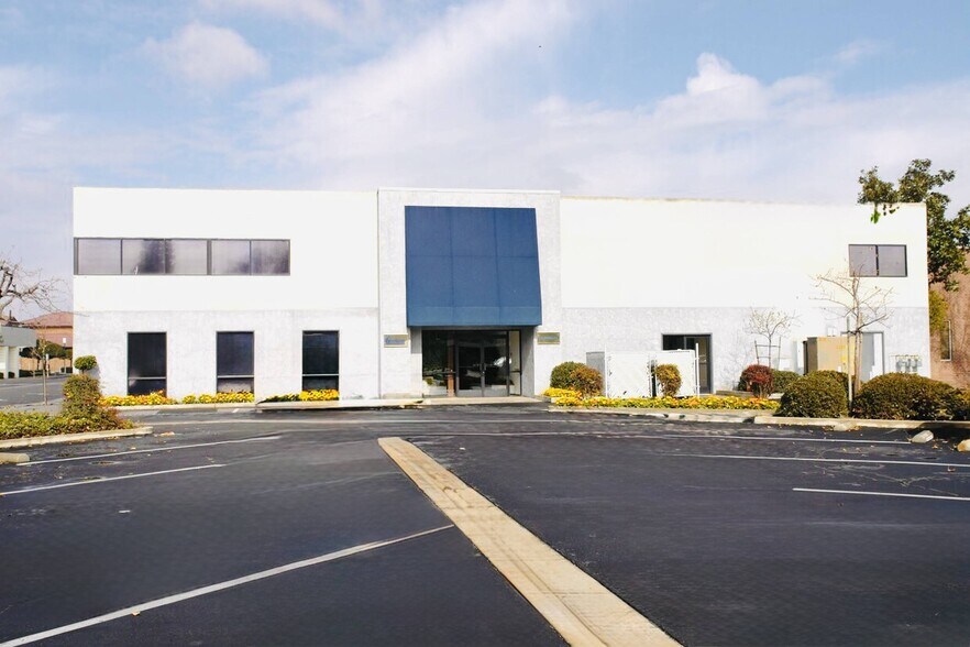 More Photos Of 525 W Main St, Visalia Office For Lease