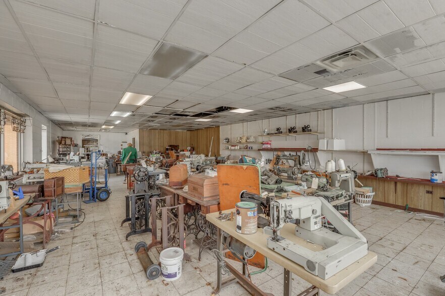 More Photos Of 3378 E Princess Anne Rd, Norfolk Storefront Retail Office For Sale