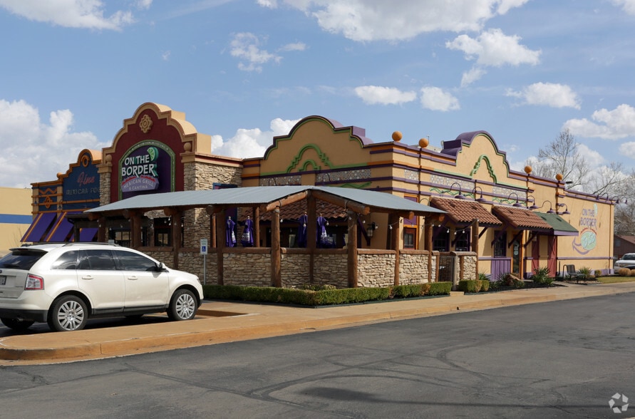 Primary Photo Of 5340 E 41st St, Tulsa Restaurant For Sale