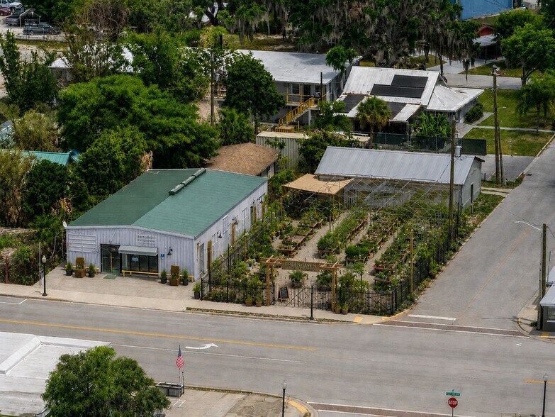 More Photos Of 408 N Ridgewood Dr, Sebring Freestanding For Sale