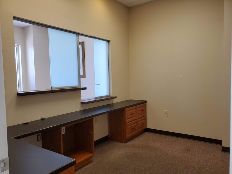 More Photos Of 308-316 Dolphin Dr, Jacksonville Medical For Lease