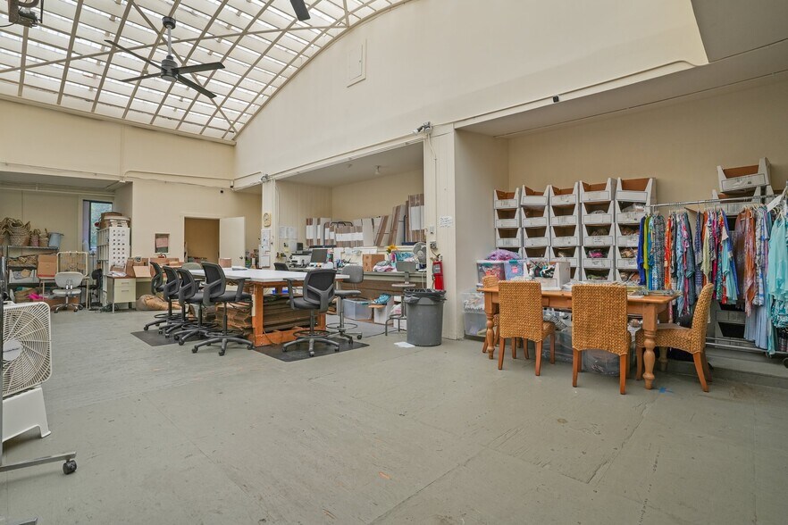 More Photos Of 129 N Water St, Greenwich Warehouse For Lease