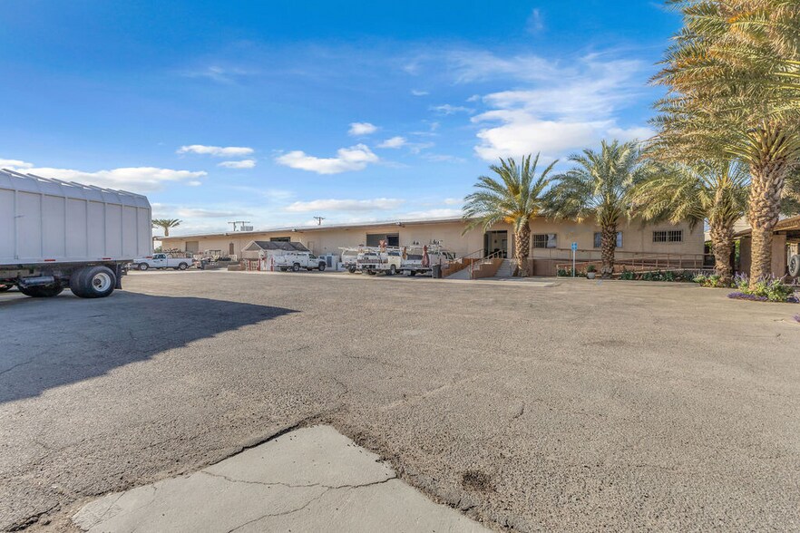 More Photos Of 81500 Industrial Pl, Indio Warehouse For Sale