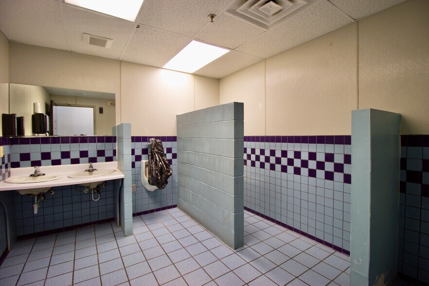 More Photos Of 157 Maple Carriage Dr, Lewisburg Bowling Alley For Sale