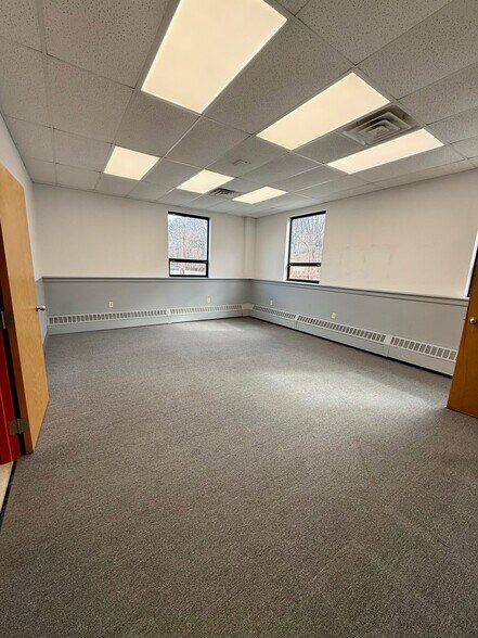 More Photos Of 53 Richboynton Rd, Dover Manufacturing For Lease