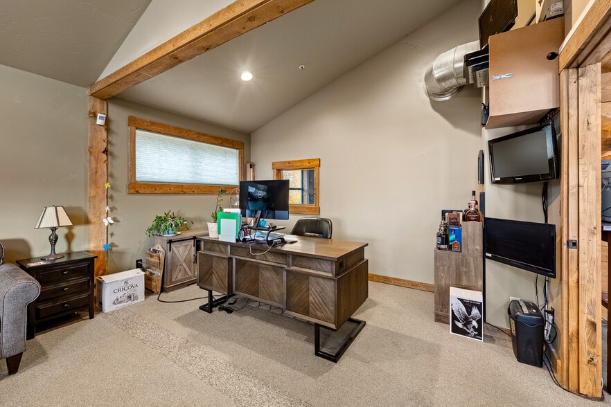 More Photos Of 60 County Road 234, Durango Flex For Sale