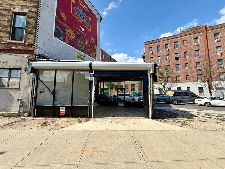 More Photos Of 454 S 5th St, Brooklyn Auto Dealership For Lease