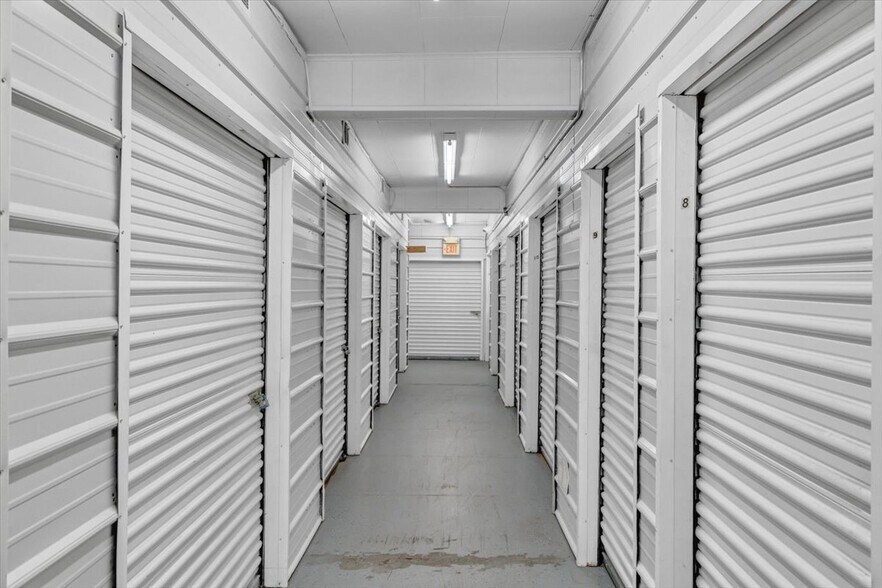 More Photos Of 2312 S 5th St, Allentown Self Storage For Sale