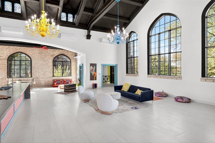 More Photos Of 1034 S Kingshighway Blvd, Saint Louis Office For Sale