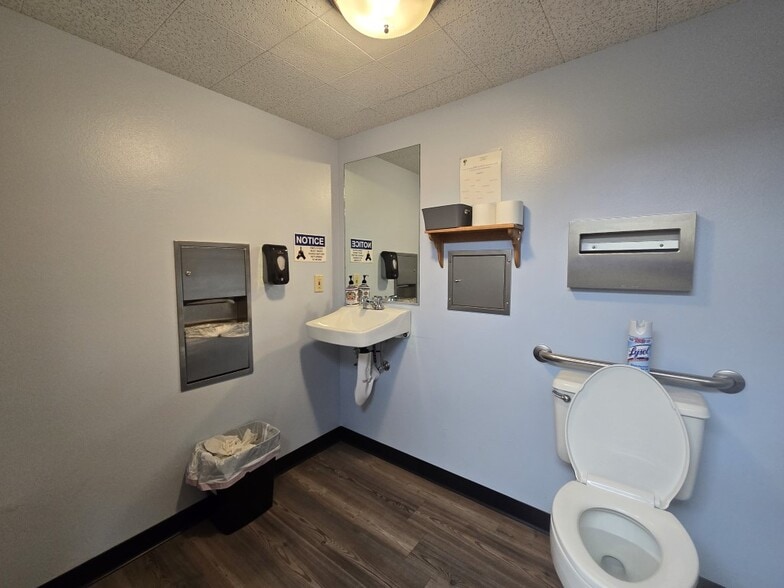 More Photos Of 999 Division St, Prescott Medical For Sale