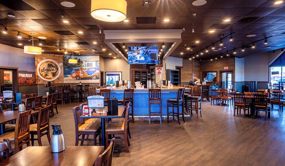 More Photos Of 1005 S Moorland Rd, Brookfield Hotel For Sale