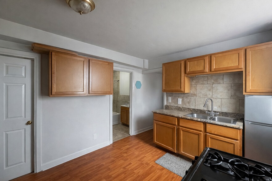 More Photos Of 2152 W 21st St, Chicago Apartments For Sale