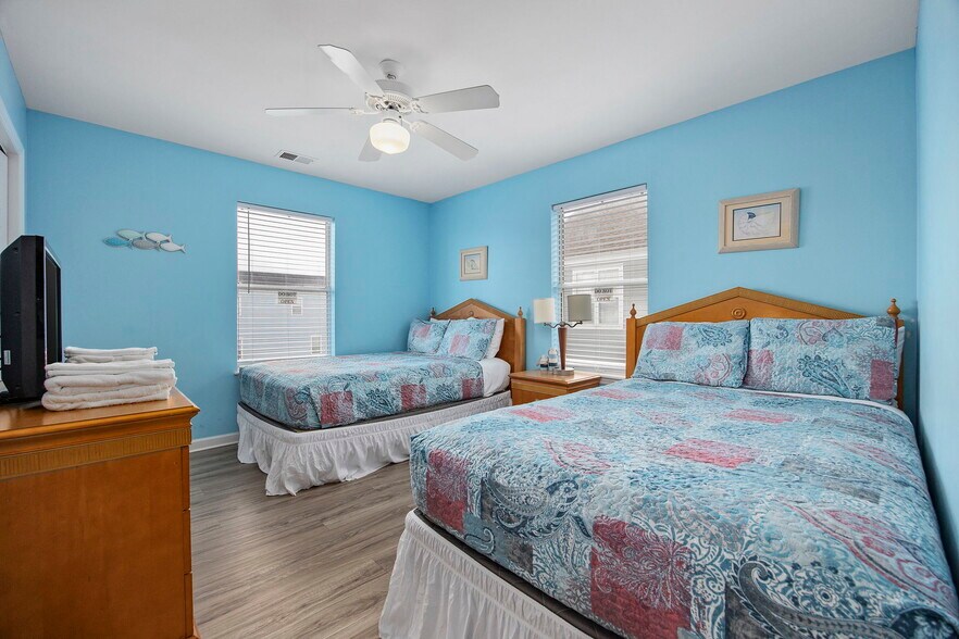 More Photos Of 412 S Seaside Dr, Surfside Beach Multifamily For Sale