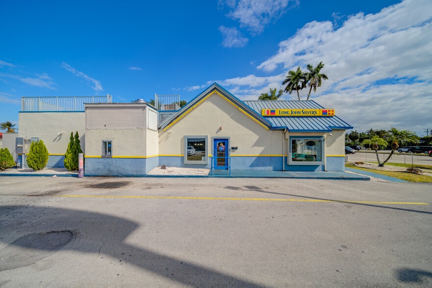 More Photos Of 20 SE 1st Ave, Florida City Fast Food For Sale