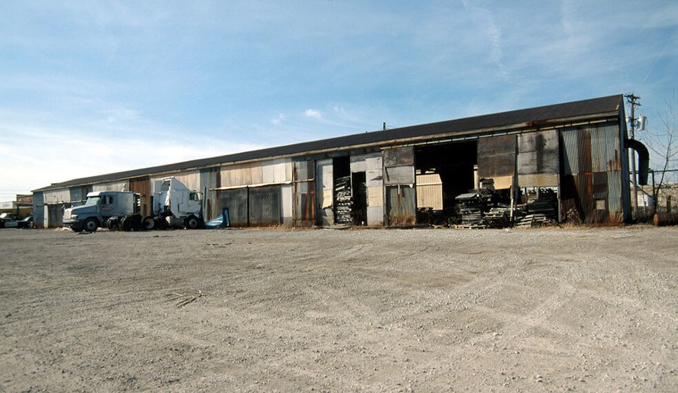 More Photos Of 125-127 Byassee Dr, Hazelwood Warehouse For Lease