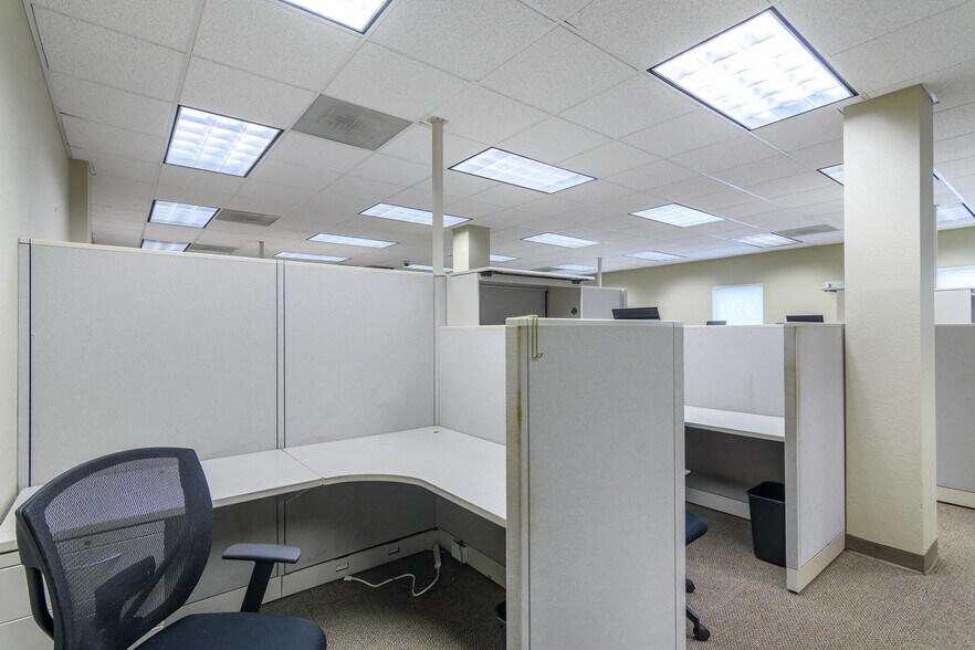 More Photos Of 2023 St. Mary's Blvd, Jefferson City Medical For Lease