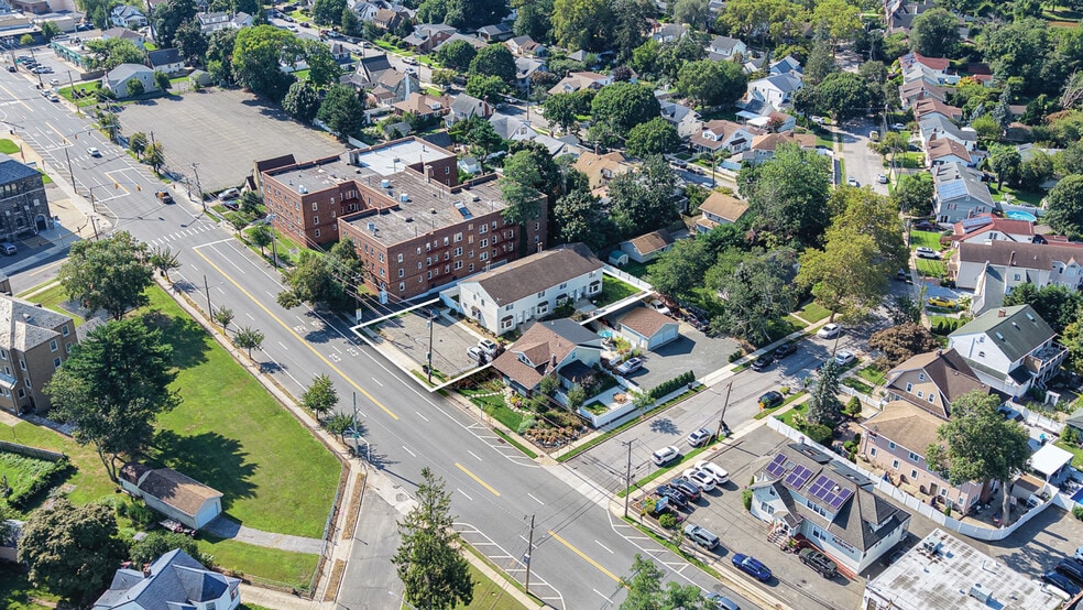 More Photos Of 688 Merrick Rd, Baldwin Apartments For Sale