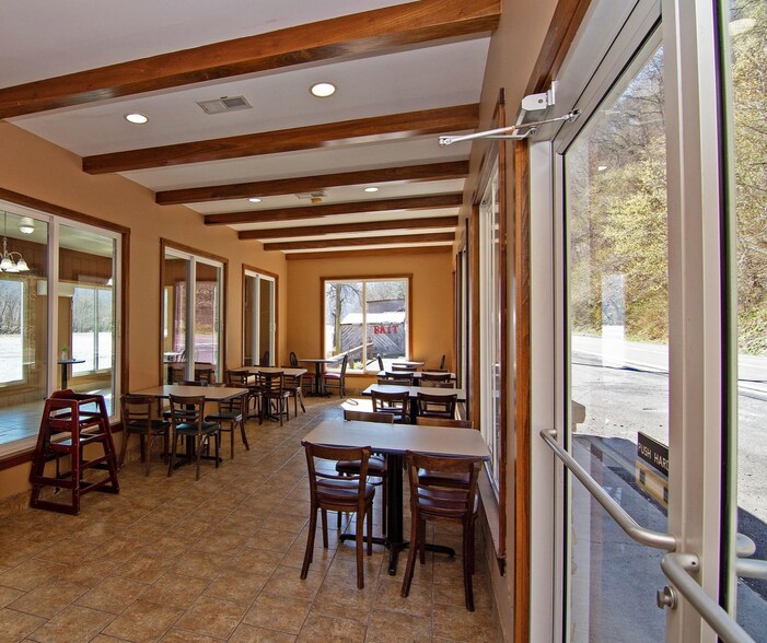 More Photos Of 846 Hinton Bypass Byp, Hinton Restaurant For Lease