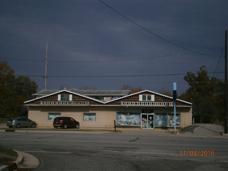 More Photos Of 3444 S Main St, Elkhart Freestanding For Sale