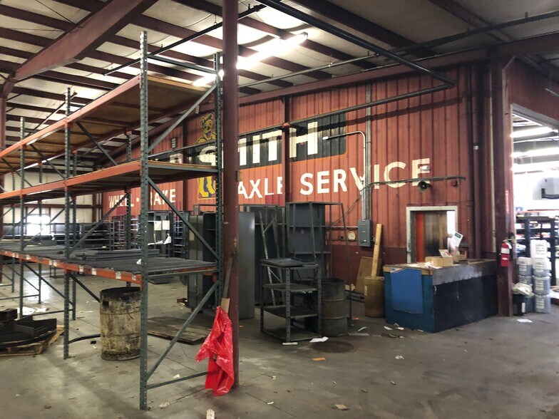 More Photos Of 384 Hartford Tpke, Shrewsbury Warehouse For Lease