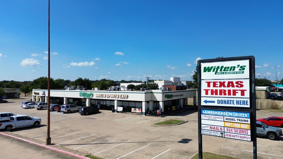 Primary Photo Of 1113 W Pipeline Rd, Hurst Unknown For Lease