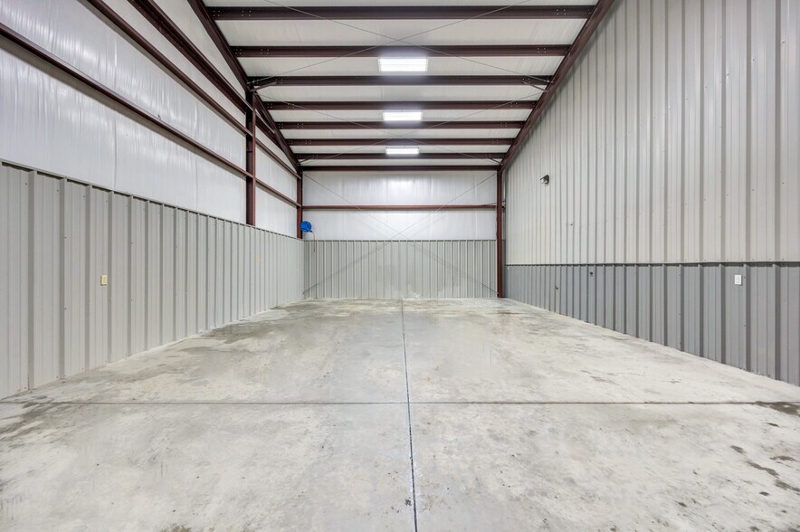 More Photos Of 310 Dan Tibbs Rd NW, Huntsville Warehouse For Lease
